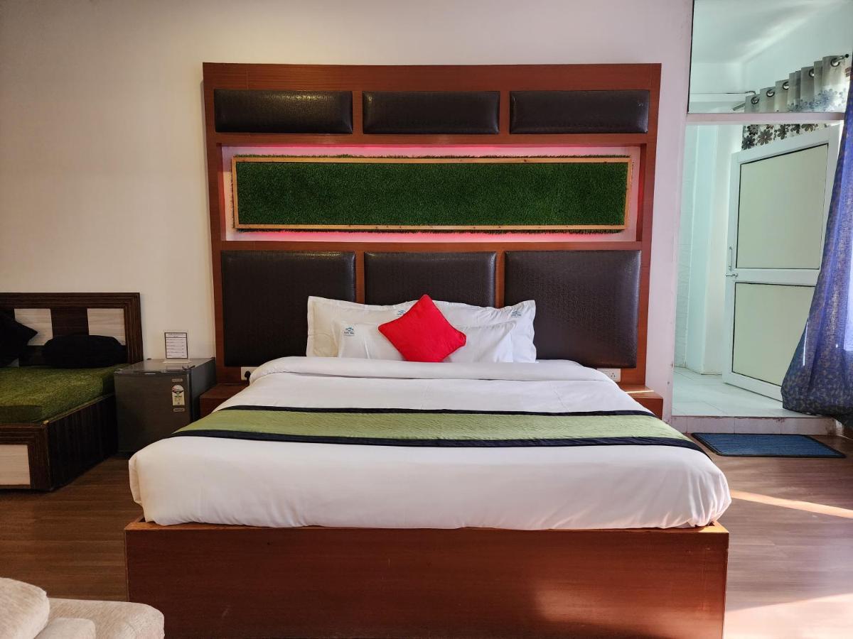Hotel Bliss Kasauli Bagian luar foto