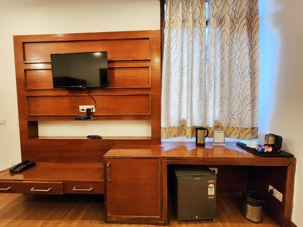 Hotel Bliss Kasauli Bagian luar foto