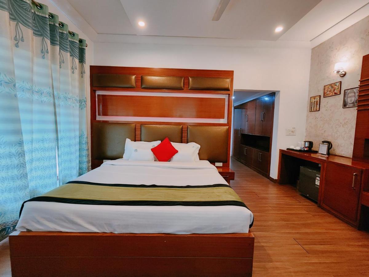 Hotel Bliss Kasauli Bagian luar foto