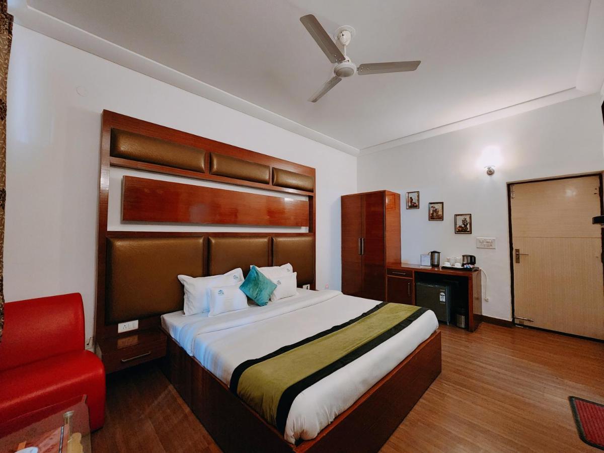 Hotel Bliss Kasauli Bagian luar foto